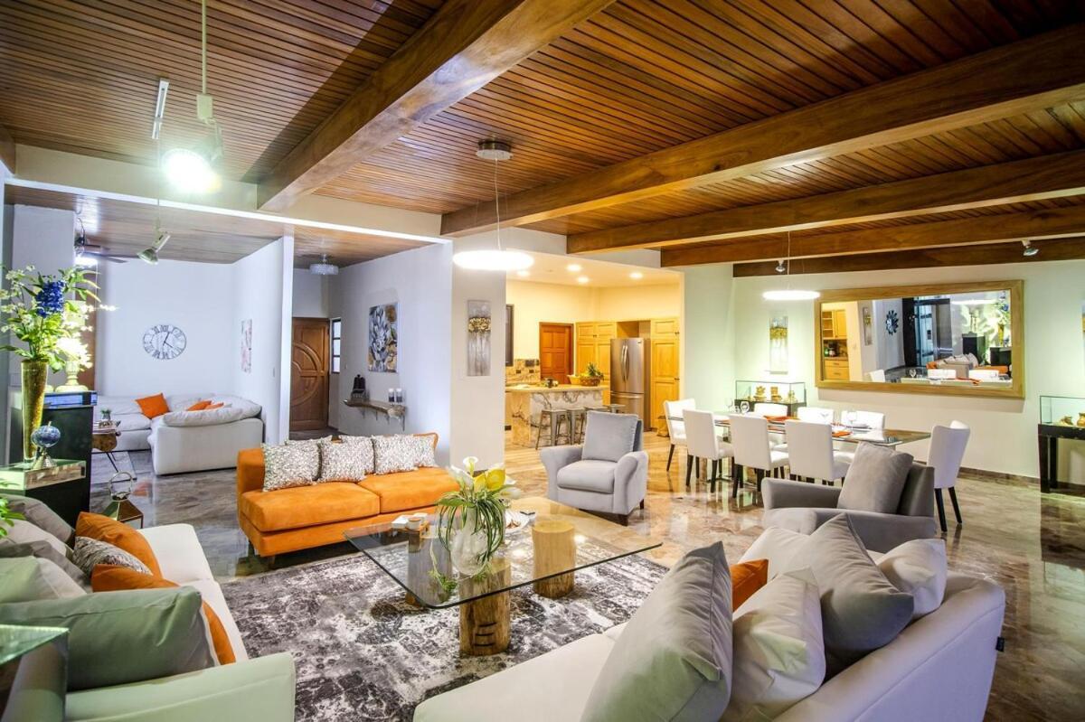 Open Space Concept That Allows For Multiple Places To Hang Out San Salvador Exterior photo